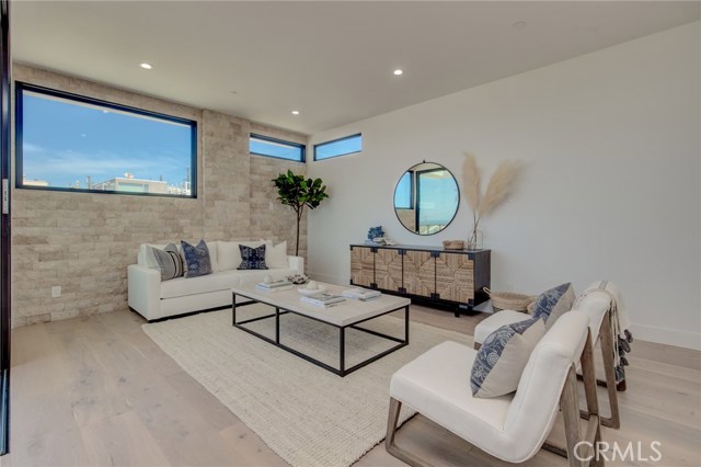 124 39th Street, Manhattan Beach, California 90266, 3 Bedrooms Bedrooms, ,2 BathroomsBathrooms,Residential,Sold,39th,SB20089804