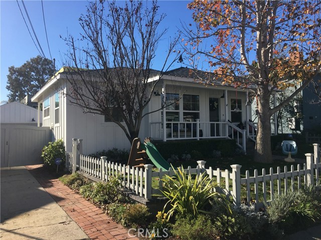 864 12th Court, Manhattan Beach, California 90266, 4 Bedrooms Bedrooms, ,1 BathroomBathrooms,Residential,Sold,12th,SB16763576