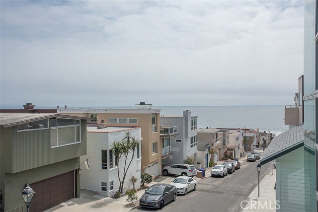 405 21st Street, Manhattan Beach, California 90266, 3 Bedrooms Bedrooms, ,1 BathroomBathrooms,Residential,Sold,21st,SB18127040