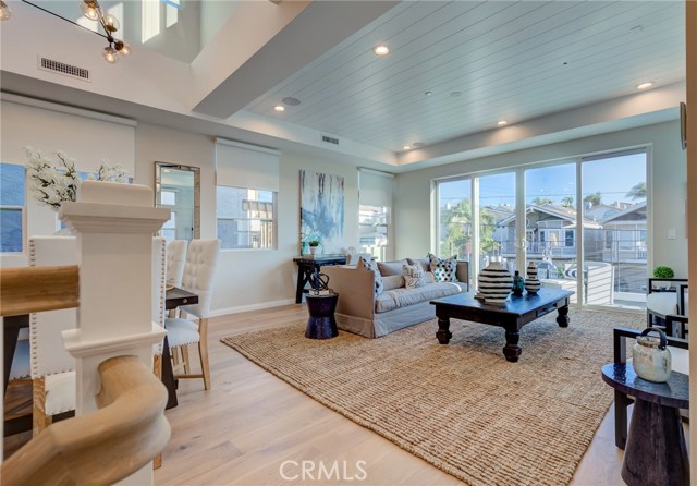 1711 Haynes Lane, Redondo Beach, California 90278, 3 Bedrooms Bedrooms, ,4 BathroomsBathrooms,Residential,Sold,Haynes,PV19232617