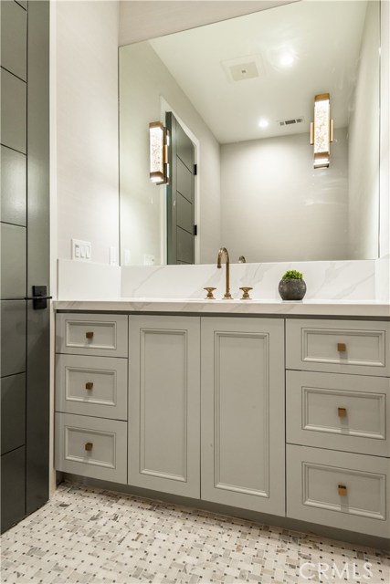 856 14th Street, Manhattan Beach, California 90266, 5 Bedrooms Bedrooms, ,5 BathroomsBathrooms,Residential,Sold,14th,SB18245508