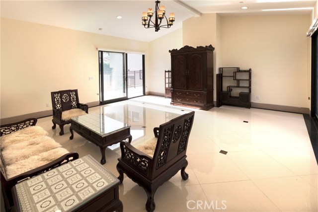 Guest House living room w vaulted ceiling