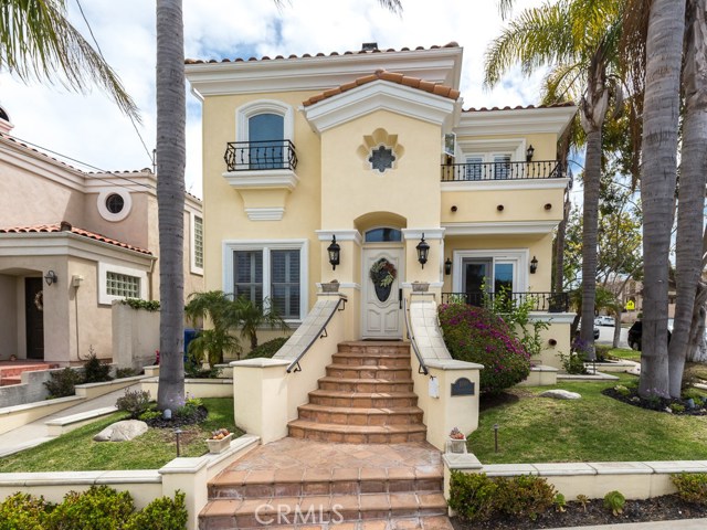 100 Irena Avenue, Redondo Beach, California 90277, 4 Bedrooms Bedrooms, ,3 BathroomsBathrooms,Residential,Sold,Irena,SB17089874