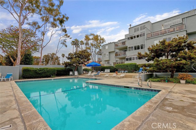 250 The Village, Redondo Beach, California 90277, ,1 BathroomBathrooms,Residential,Sold,The Village,SB18192453