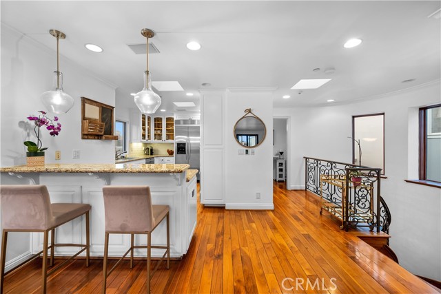 333 21st Place, Manhattan Beach, California 90266, 3 Bedrooms Bedrooms, ,3 BathroomsBathrooms,Residential,Sold,21st,SB21154619
