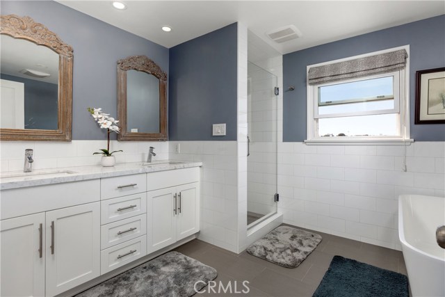 668 36th Street, Manhattan Beach, California 90266, 3 Bedrooms Bedrooms, ,2 BathroomsBathrooms,Residential,Sold,36th,SB21007690