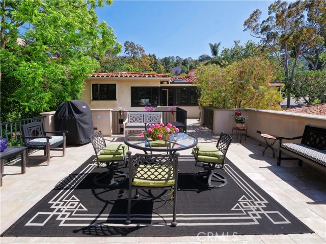 2605 Via Campesina, Palos Verdes Estates, California 90274, 3 Bedrooms Bedrooms, ,1 BathroomBathrooms,Residential,Sold,Via Campesina,PV21117360