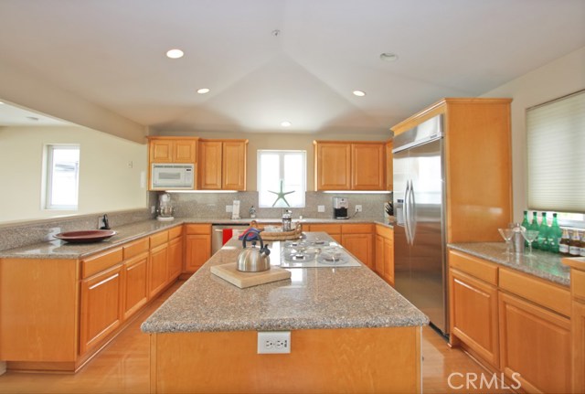 84 Manhattan Avenue, Manhattan Beach, California 90266, 3 Bedrooms Bedrooms, ,3 BathroomsBathrooms,Residential,Sold,Manhattan,SB21020402