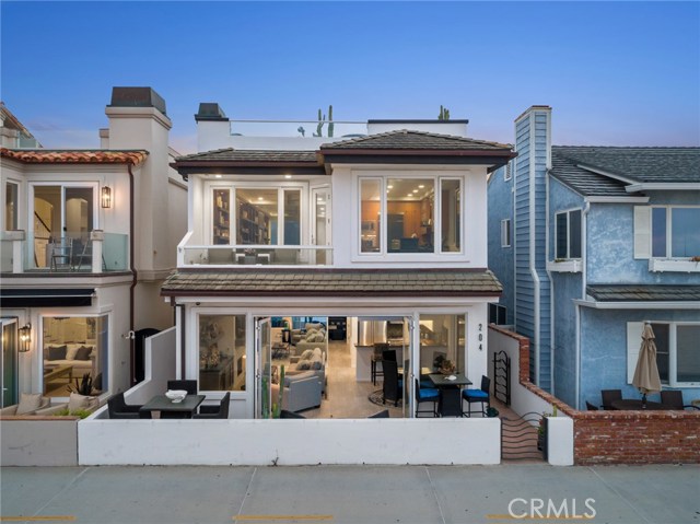 Photo of 204 E Oceanfront, Newport Beach, CA 92661