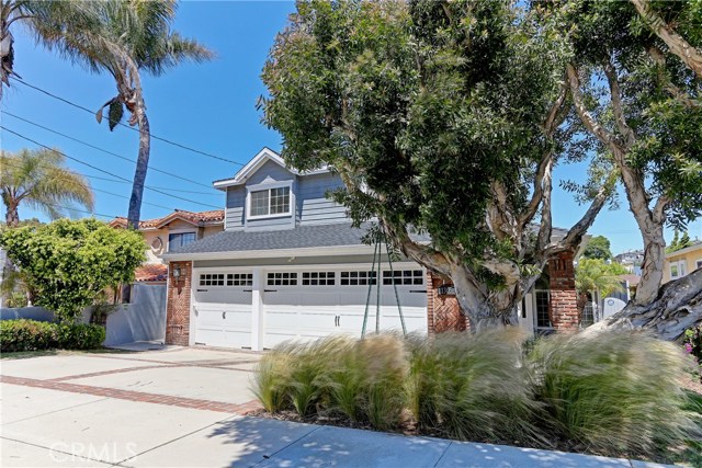 1305 8th Street, Manhattan Beach, California 90266, 6 Bedrooms Bedrooms, ,4 BathroomsBathrooms,Residential,Sold,8th,SB17085465