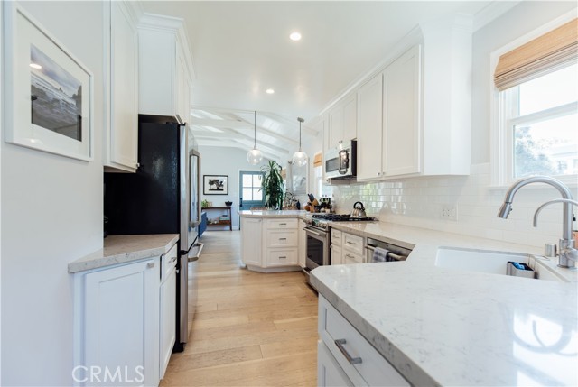 2801 Valley Drive, Manhattan Beach, California 90266, 2 Bedrooms Bedrooms, ,1 BathroomBathrooms,Residential,Sold,Valley,SB21130648