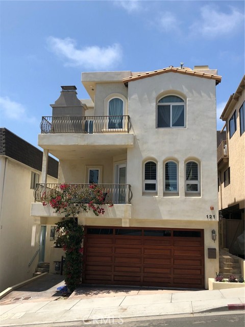 121 15th Street, Manhattan Beach, California 90266, 3 Bedrooms Bedrooms, ,3 BathroomsBathrooms,Residential,Sold,15th,SB18131907