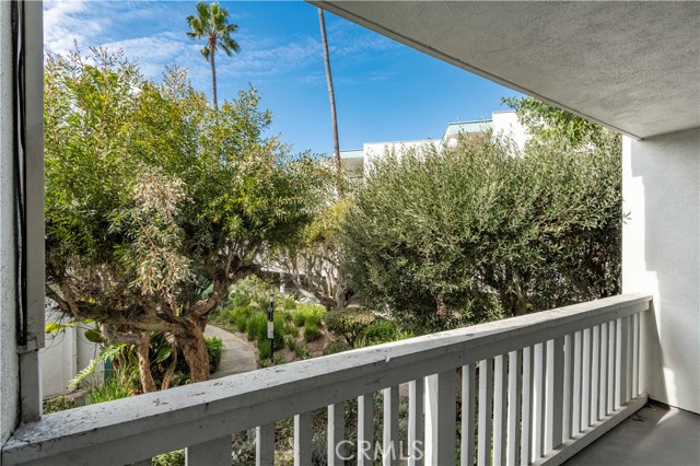 685 The Village, Redondo Beach, California 90277, 2 Bedrooms Bedrooms, ,1 BathroomBathrooms,Residential,Sold,The Village,SB20233726