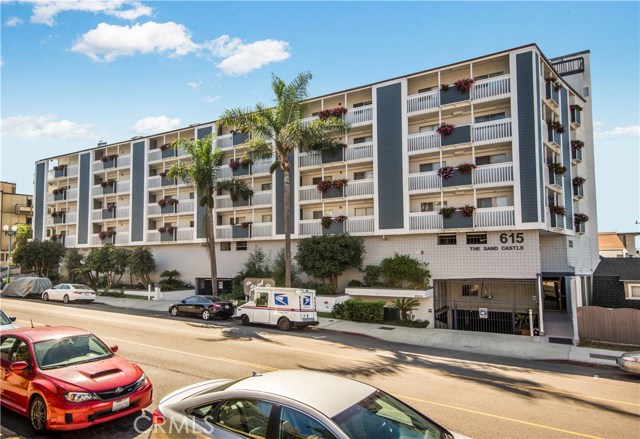 615 Esplanade, Redondo Beach, California 90277, 1 Bedroom Bedrooms, ,1 BathroomBathrooms,Residential,Sold,Esplanade,SB18261238