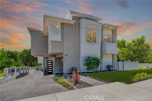 1914 Marshallfield Lane, Redondo Beach, California 90278, 4 Bedrooms Bedrooms, ,3 BathroomsBathrooms,Residential,Sold,Marshallfield,SB20122993