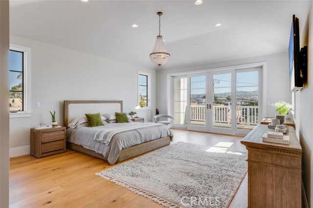 740 Avenue C, Redondo Beach, California 90277, 5 Bedrooms Bedrooms, ,5 BathroomsBathrooms,Residential,Sold,Avenue C,PV20082727