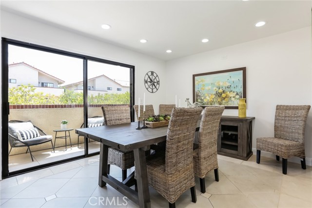 Spacious dining area with balcony