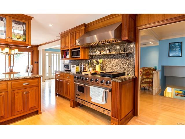 712 Poinsettia Avenue, Manhattan Beach, California 90266, 4 Bedrooms Bedrooms, ,2 BathroomsBathrooms,Residential,Sold,Poinsettia,SB17073173