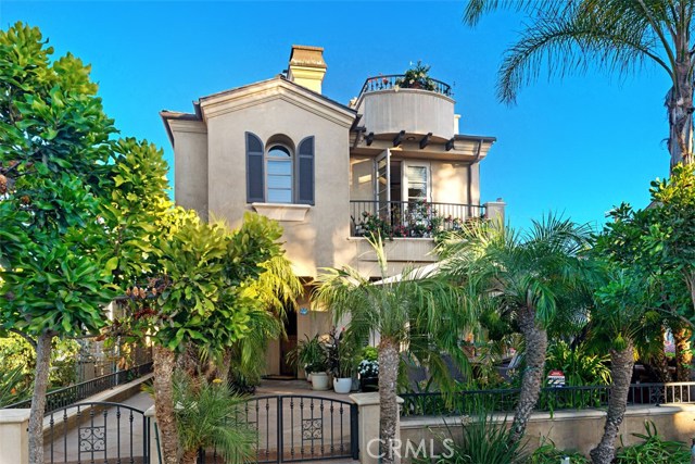 Photo of 608 Begonia Avenue #B, Corona del Mar, CA 92625