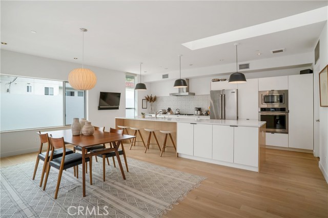 1150 Rowell Avenue, Manhattan Beach, California 90266, 3 Bedrooms Bedrooms, ,1 BathroomBathrooms,Residential,Sold,Rowell,SB19060647