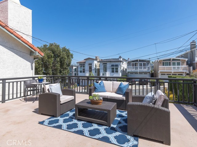 1723 Steinhart Avenue, Redondo Beach, California 90278, 3 Bedrooms Bedrooms, ,2 BathroomsBathrooms,Residential,Sold,Steinhart,SB19226063