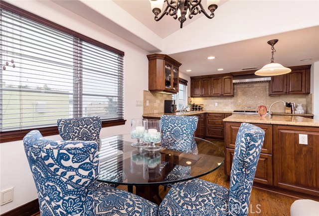 161 1st Court, Hermosa Beach, California 90254, 3 Bedrooms Bedrooms, ,3 BathroomsBathrooms,Residential,Sold,1st,SB18066739