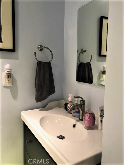 420 Prospect Avenue, Redondo Beach, California 90277, 4 Bedrooms Bedrooms, ,1 BathroomBathrooms,Residential,Sold,Prospect,RS17174956