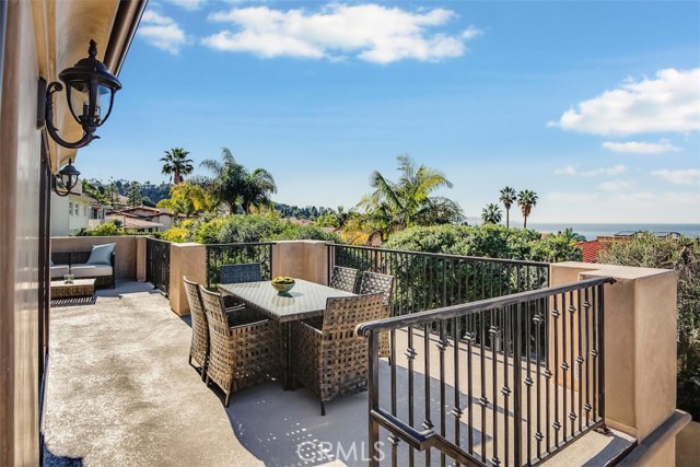 2613 Via Valdes, Palos Verdes Estates, California 90274, 5 Bedrooms Bedrooms, ,4 BathroomsBathrooms,Residential,Sold,Via Valdes,PV17251145