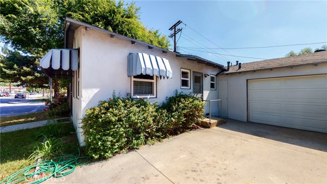 Driveway & Garage