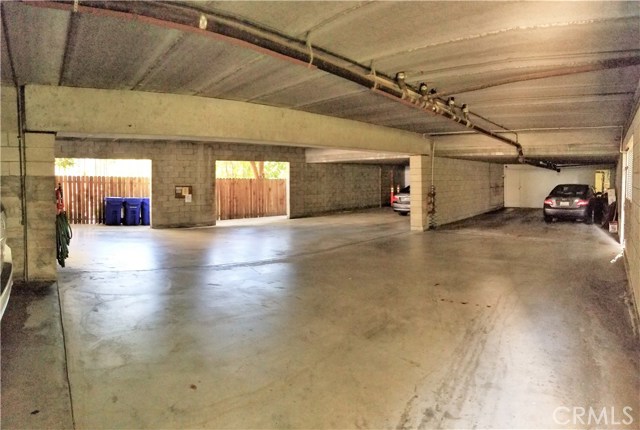 Very clean parking area