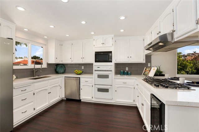 710 Guadalupe Avenue, Redondo Beach, California 90277, 2 Bedrooms Bedrooms, ,1 BathroomBathrooms,Residential,Sold,Guadalupe,SB18012304