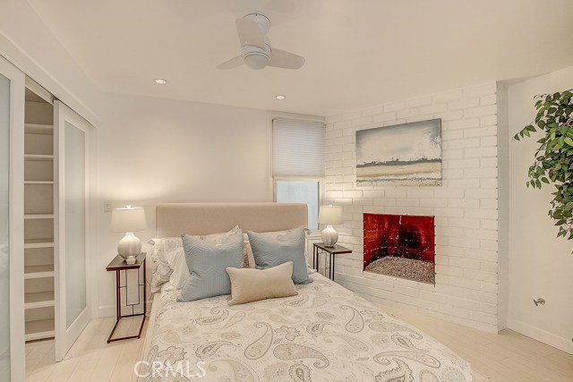 132 35th Place, Hermosa Beach, California 90254, 2 Bedrooms Bedrooms, ,2 BathroomsBathrooms,Residential,Sold,35th,SB19057826