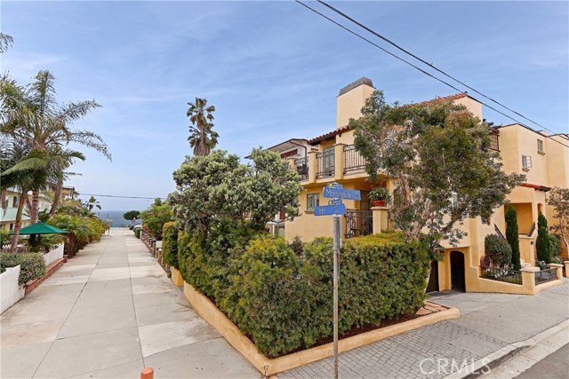 333 11th Street, Manhattan Beach, California 90266, ,Residential Income,Sold,11th,SB17139913