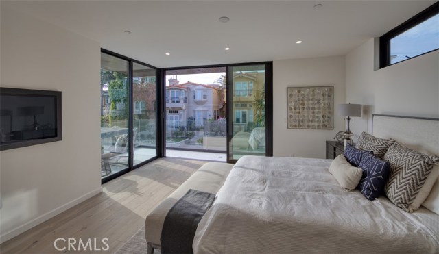 246 30th Street, Hermosa Beach, California 90254, 4 Bedrooms Bedrooms, ,4 BathroomsBathrooms,Residential,Sold,30th,SB19212204