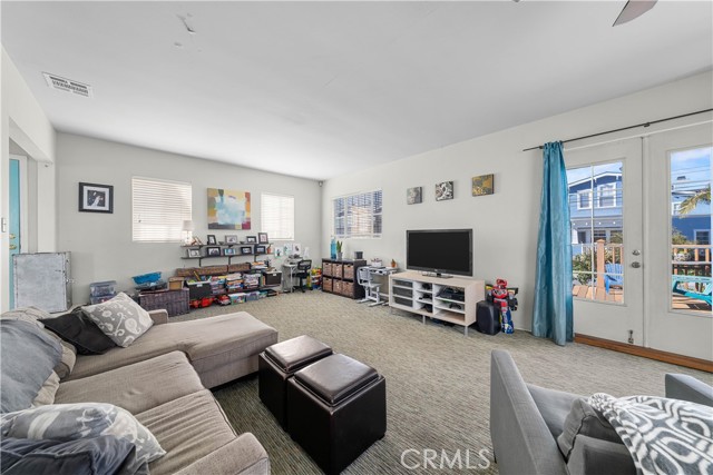 1912 Robinson Street, Redondo Beach, California 90278, 3 Bedrooms Bedrooms, ,1 BathroomBathrooms,Residential,Sold,Robinson,SB21045337
