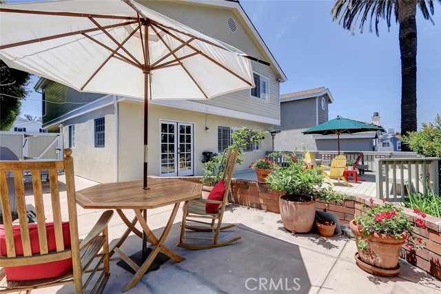 1751 9th Street, Manhattan Beach, California 90266, 3 Bedrooms Bedrooms, ,3 BathroomsBathrooms,Residential,Sold,9th,SB21116933