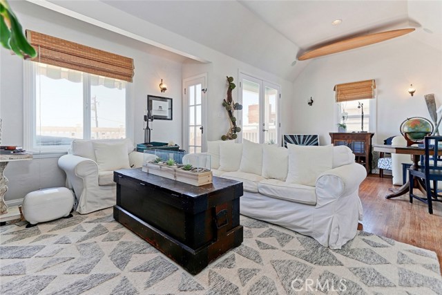 2722 Hermosa Avenue, Hermosa Beach, California 90254, 4 Bedrooms Bedrooms, ,2 BathroomsBathrooms,Residential,Sold,Hermosa,SB17280753