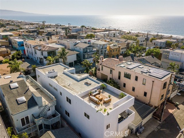 449 29TH Street, Manhattan Beach, California 90266, 4 Bedrooms Bedrooms, ,1 BathroomBathrooms,Residential,Sold,29TH,SB18244904