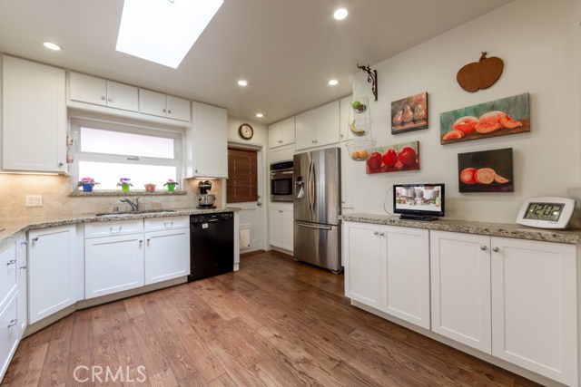 729 27th Street, Manhattan Beach, California 90266, 3 Bedrooms Bedrooms, ,2 BathroomsBathrooms,Residential,Sold,27th,RS20129725