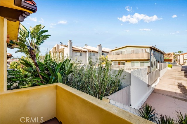 202 Irena Avenue, Redondo Beach, California 90277, 3 Bedrooms Bedrooms, ,3 BathroomsBathrooms,Residential,Sold,Irena,SB19148601