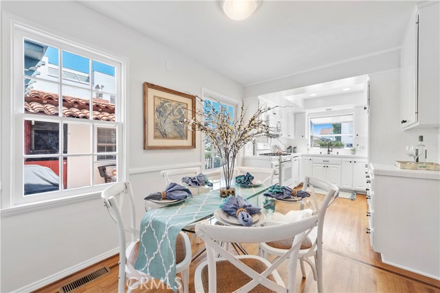 329 3rd Street, Manhattan Beach, California 90266, 3 Bedrooms Bedrooms, ,2 BathroomsBathrooms,Residential,Sold,3rd Street,SB21065451