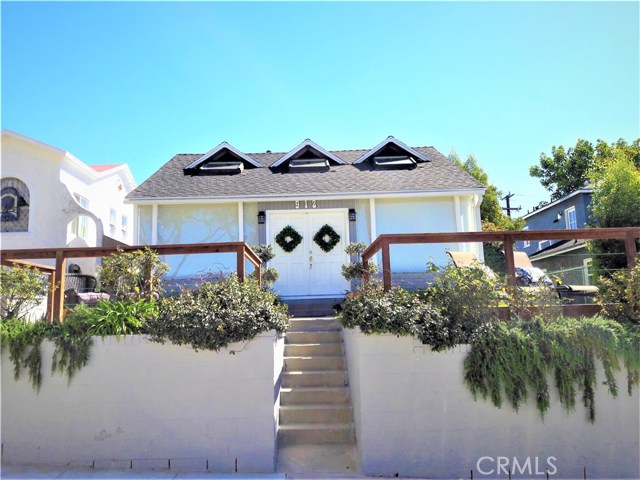 912 Juanita Avenue, Redondo Beach, California 90277, ,Residential Income,Sold,Juanita,SB17082034