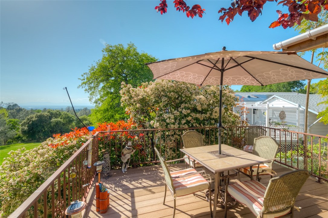 North Side Deck With View.