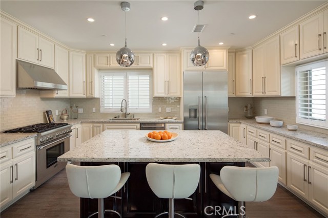 3208 Pacific Avenue, Manhattan Beach, California 90266, 4 Bedrooms Bedrooms, ,3 BathroomsBathrooms,Residential,Sold,Pacific,SB18253050