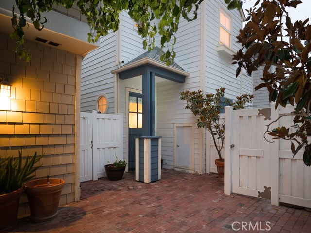 1800 Pacific Coast Highway, Redondo Beach, California 90277, 4 Bedrooms Bedrooms, ,2 BathroomsBathrooms,Residential,Sold,Pacific Coast,SB20149848