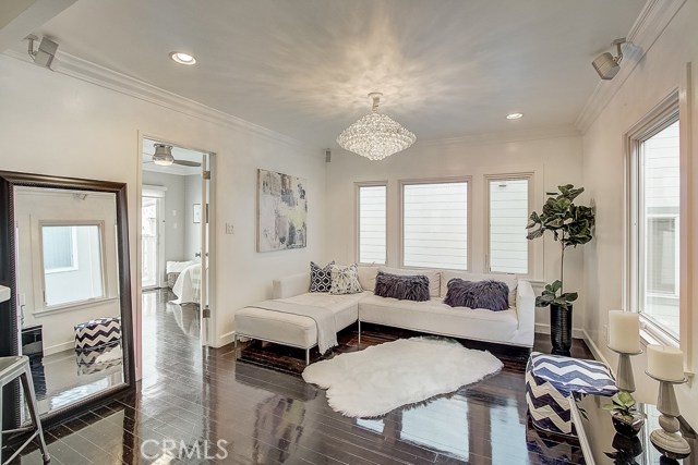 132 35th Place, Hermosa Beach, California 90254, 2 Bedrooms Bedrooms, ,2 BathroomsBathrooms,Residential,Sold,35th,SB19057826