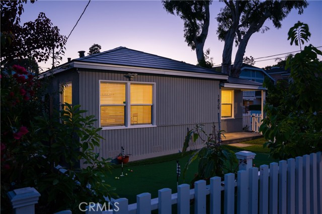 1829 Oak Avenue, Manhattan Beach, California 90266, 3 Bedrooms Bedrooms, ,2 BathroomsBathrooms,Residential,Sold,Oak,SB21146296