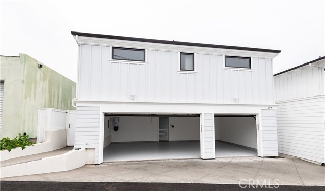 577 31st Street, Manhattan Beach, California 90266, 5 Bedrooms Bedrooms, ,5 BathroomsBathrooms,Residential,Sold,31st,SB20093030