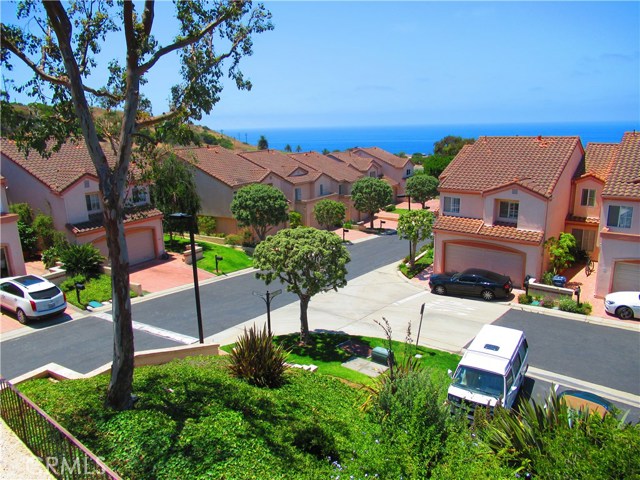 Panoramic Ocean and Sunset Views from Upstairs.