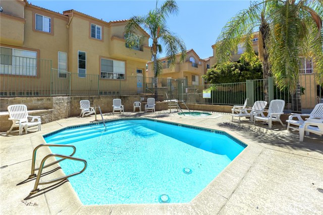 2 Bed Home for Sale in Van Nuys, California